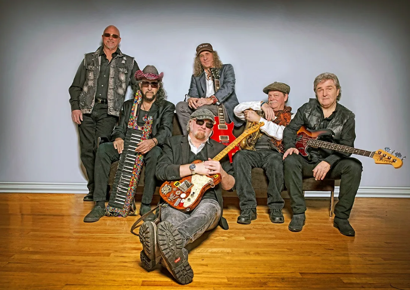 Join us for an unforgettable evening TONIGHT with Vanilla Fudge, featuring Carmine Appice, with special guest One Of The Boyzz!

📆 Sun. June 29
🕒 Doors at 4pm, show at 5pm
🎟 Get tickets at 👉 hubs.ly/Q03v2R6y0 

#VanillaFudgeLive #RockEvolution