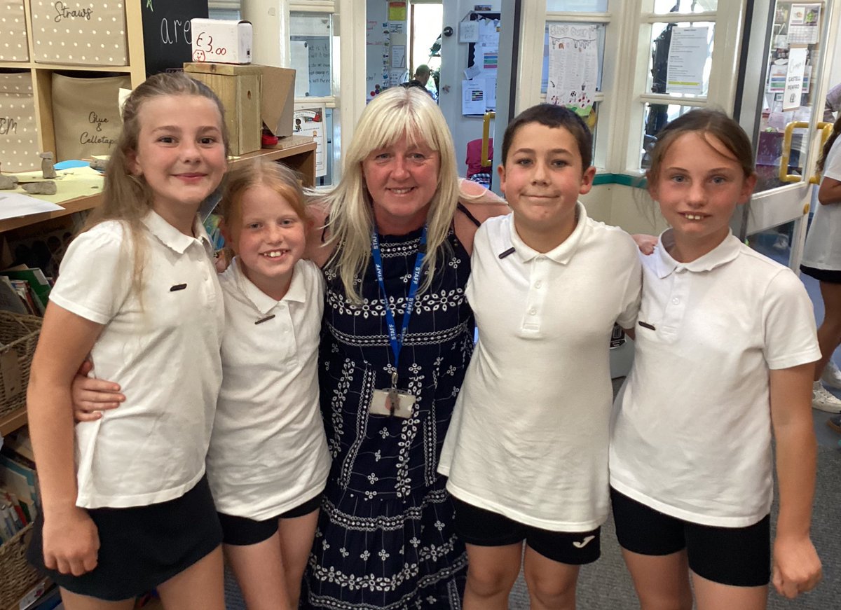 We are so proud of each and every pupil who presented speeches and applied for our leadership groups this year. A huge well done to the successful applicants. 
Leadership teams of 2025-2026 👏🏼🤩🥰😁