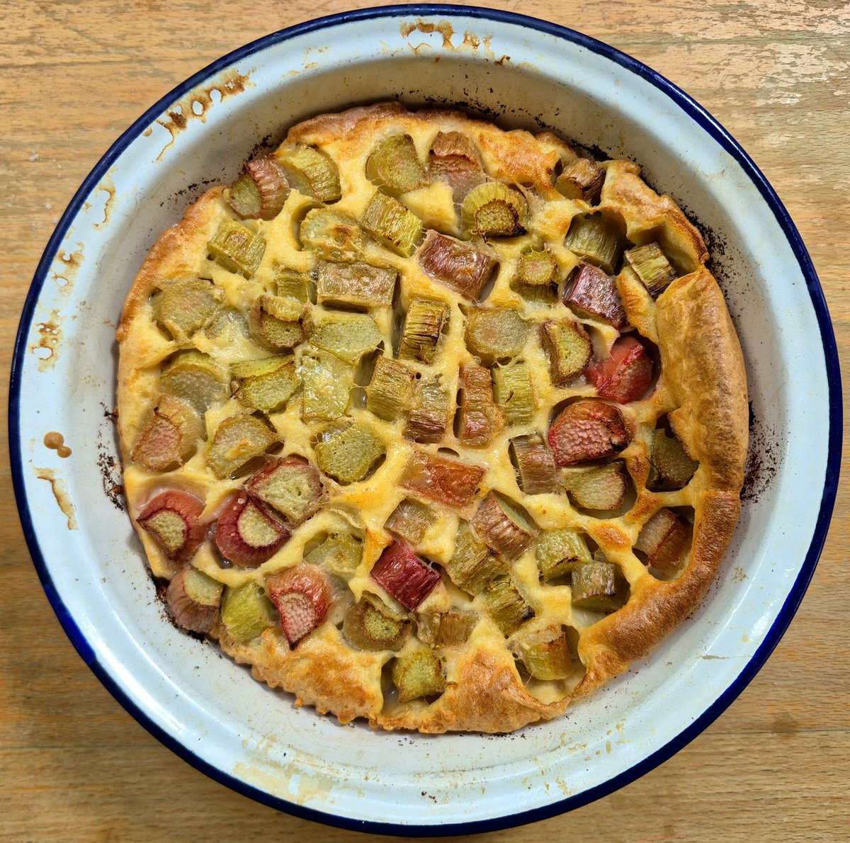 professor_dave's tweet image. Rhubarb Drop
A traditional family pudding.
The recipe is in my 'taster' eBook 'Tw-Eat Sweet' with ca. 30 other recipes for simple cakes & puddings. It's currently available FREE. Download it here and use the free Kindle Reader app to find your favourite:
amazon.co.uk/dp/B094J9ZS8X