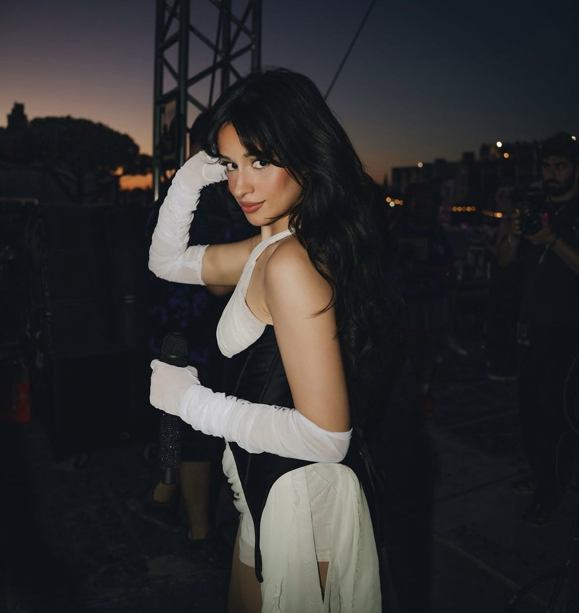 PopCrave's tweet photo. Camila Cabello stuns in new photo. https://t.co/l3Ig9fN6YR