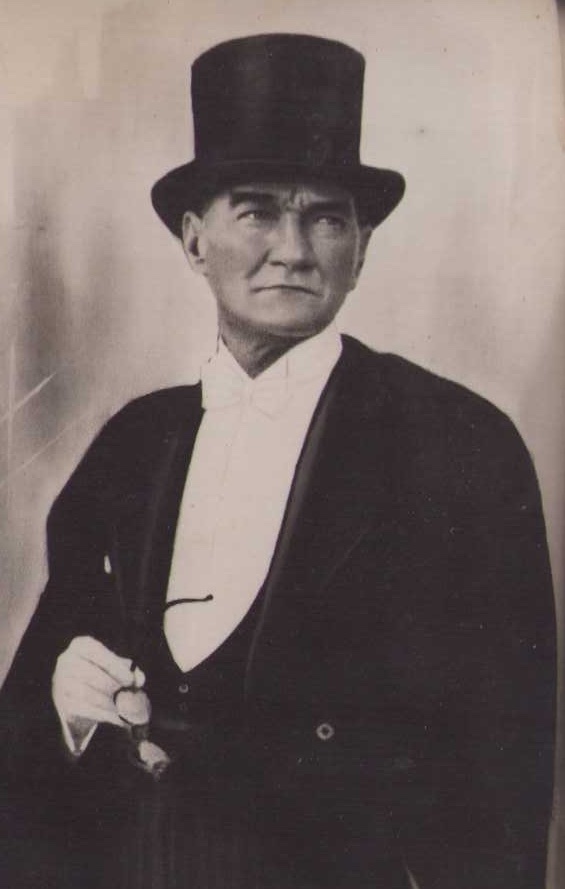 Aşağıdakilerden birisi İngilizlerle anlaştı. Sizce hangisi.