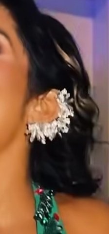 elixir_therapy's tweet image. Quién le puede decir a Maripily que ya deje descansar esos zapatos y que el ear cuff lo trajo Catriona Gray pero ya pasó la moda. Ya aburre y mira que la apoyé.