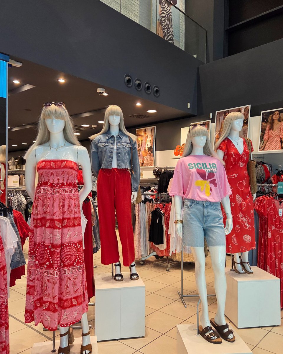 Step into summer in style🌞👗 

New Look’s vibrant summer collection is here, and don’t miss their sizzling footwear sale. Your perfect look (and shoes!) await!

#highcross #leicester #summer #holidayhauls