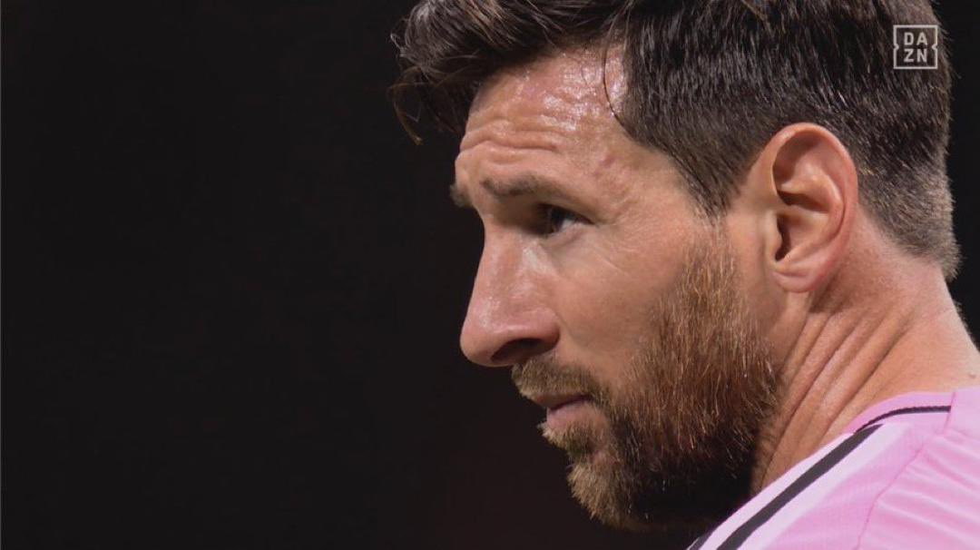 Messi go dey look the referee say shey you no sabi me ni?