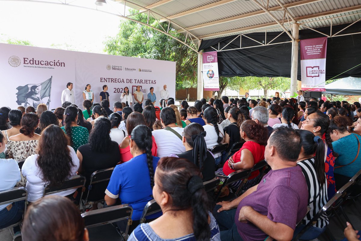 ¡Muy buenos días a todas y todos! Con mucho entusiasmo iniciamos esta jornada acompañadas de nuestra querida presidenta <a href="/Claudiashein/">Claudia Sheinbaum Pardo</a>. 🇲🇽✨

Esta mañana asistimos a la asamblea de entrega de tarjetas de 🏫 “La Escuela es Nuestra”, junto a madres y padres de familia de la