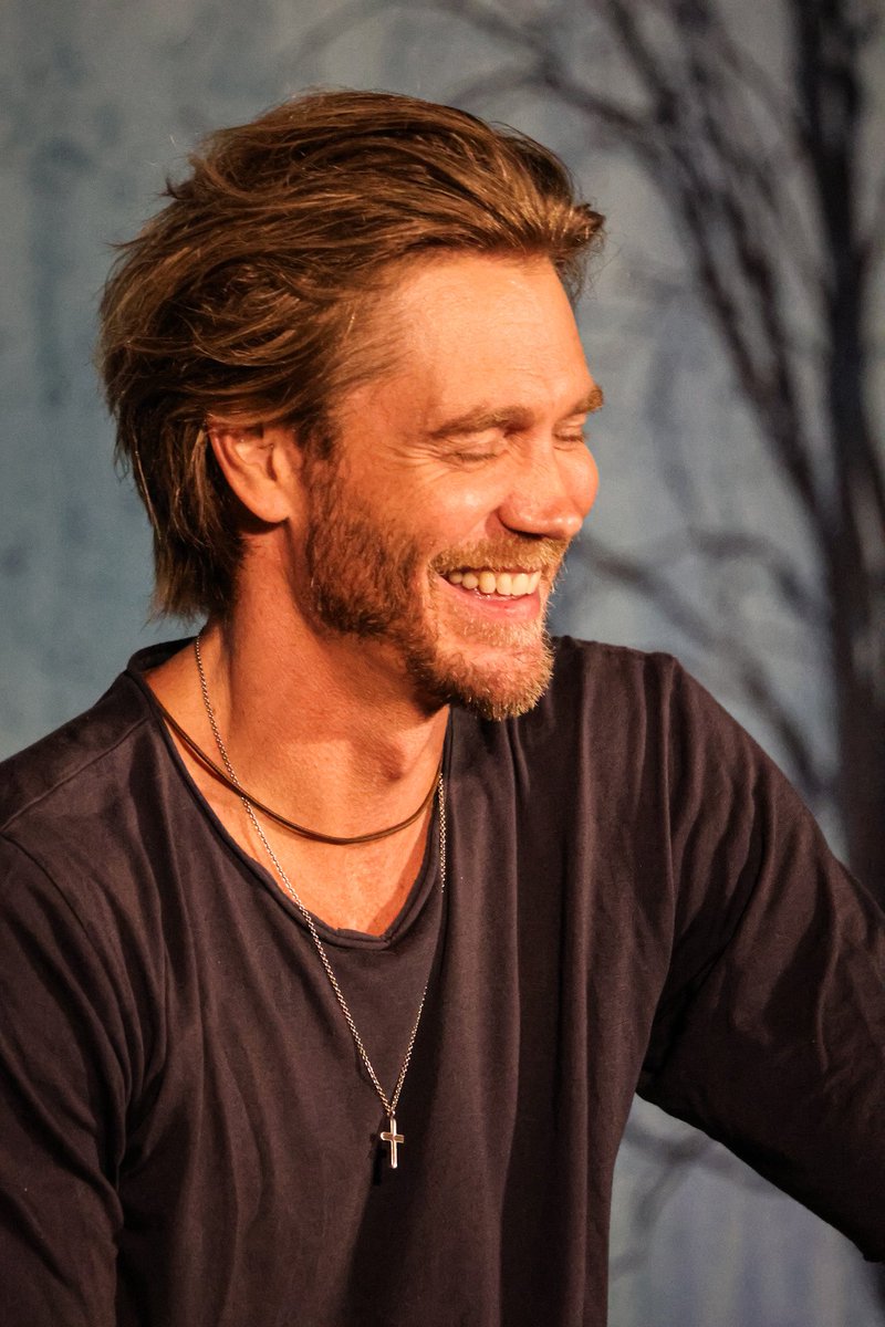 CreationEnt's tweet image. Our Sunday morning Gold panel at A Salute to #OneTreeHill with Paul Johansson, Chad Michael Murray, Kate Voegele, Tyler Hilton, and Austin Nichols!