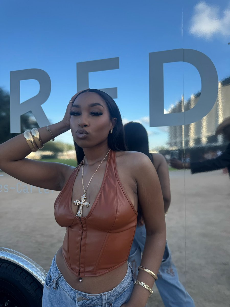 dreenyyaaaa's tweet image. He call me pretty little thangg🤎😍 #CowboyCarterTour