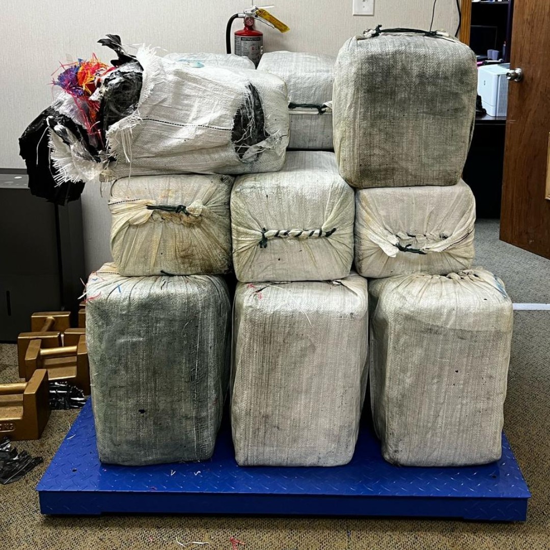 DIFUNDELOYA's tweet photo. 🚨 ¡ÚLTIMA HORA VENEZUELA! 🚨 🇻🇪

FBI intercepta en Puerto Rico un barco proveniente de Venezuela con 524 Kg.

¡MUCHA DROGA SALE DE VENEZUELA! ❌🚫 https://t.co/k25CM7g04j