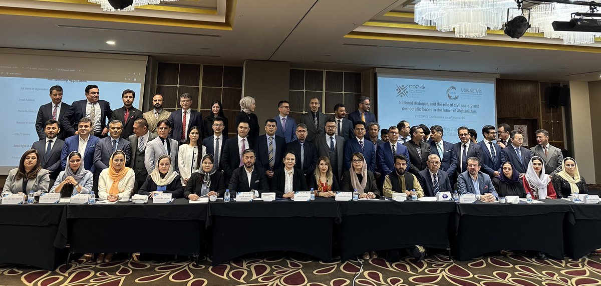 حاکمیت چهار ساله طالب از ۲۰۲۱ تا کنون، شکست فضاحت‌بار جامعه روشنفکری افغانستان است. آيا این جامعه در اشکال چپ، راست و معتدل اسلامی جایگاه اخلاقی و سیاسی خود را از دست داده‌ که اکنون گروهي همانند طالبان با ایدئولوژی قرون‌وسطایی بر افغانستان قرن ٢١ حکومت می‌کنند؟ دلایل از دست دادن