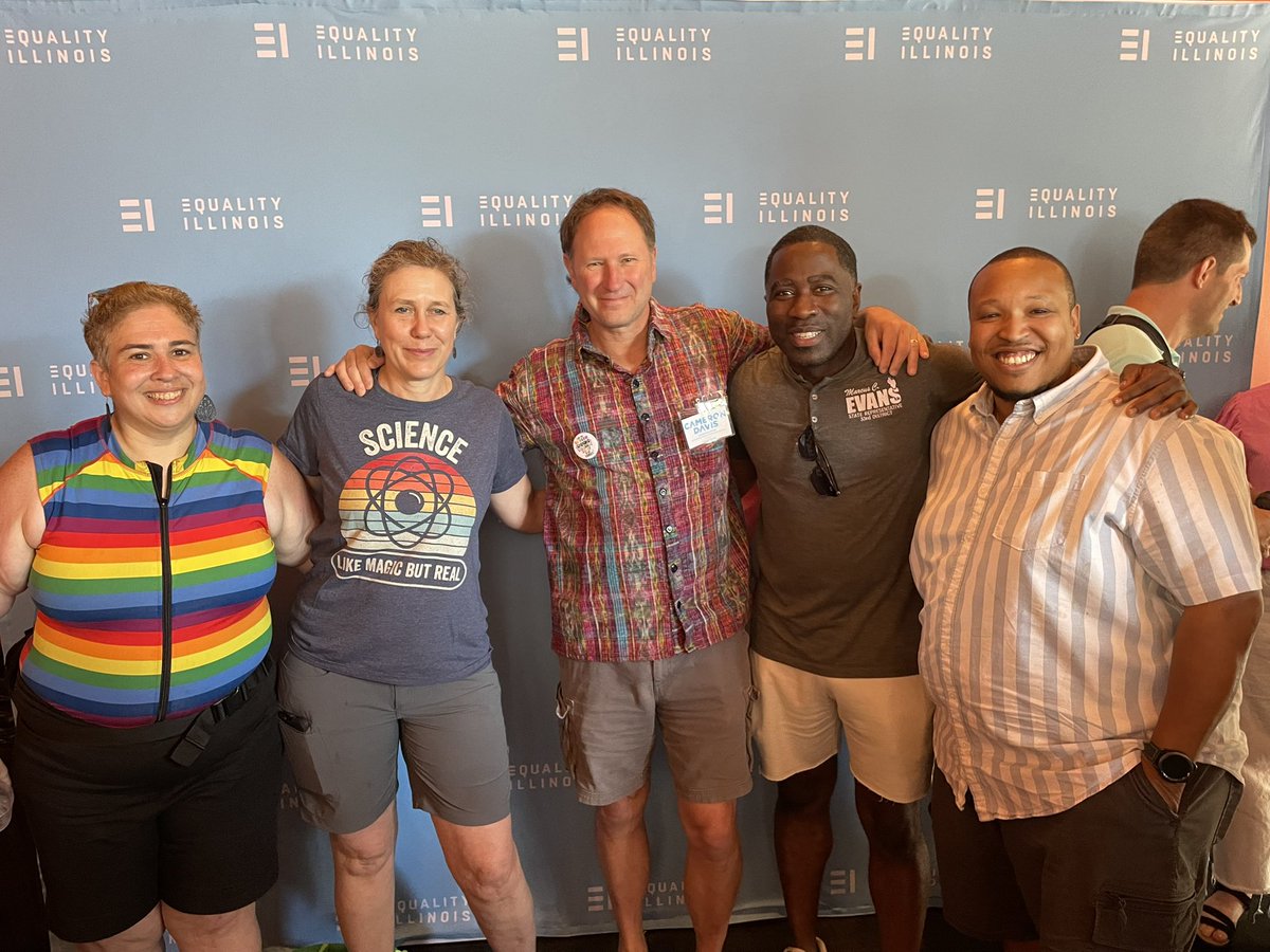 Repevans33's tweet image. Supporting @EqualityILL Pre-Pride Parade event 🏳️🌈🏳️🌈♥️ Y’all stay hydrated out there today it’s a beautiful hot Chicago day ☀️⛅️🕶️😁