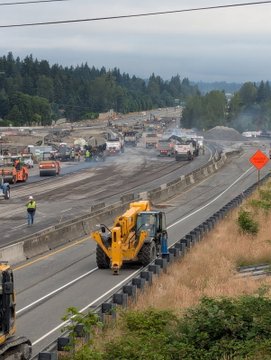 カークランドのNB I-405のすべての人には、エクスプレス料金レーンが開かれています。