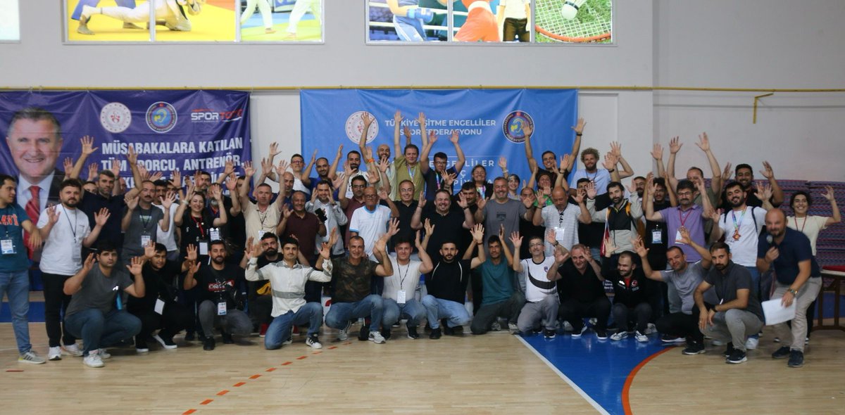 ♟️ İşitme Engelliler Türkiye Satranç Şampiyonası tamamlandı!
27 ilden 54 sporcunun katıldığı şampiyonada dereceye giren sporculara Madalyalarını İl Müdürümüz Şahin Ertem ve Federasyon Başkanımız Dursun Gözel tarafından takdim edildi.
Tüm sporcularımızı yürekten tebrik ediyoruz