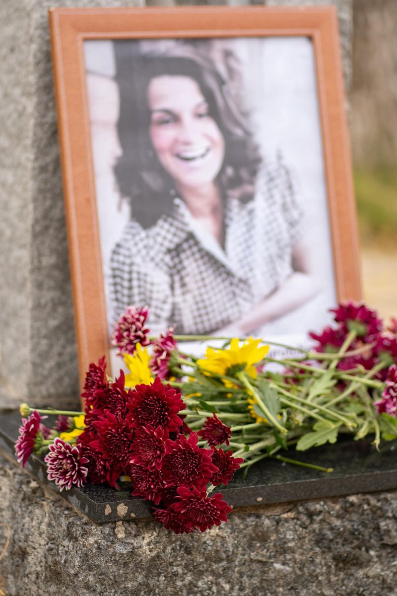 Nibia Sabalsagaray
51 años de su asesinato.
Siempre con nosotros!!!!