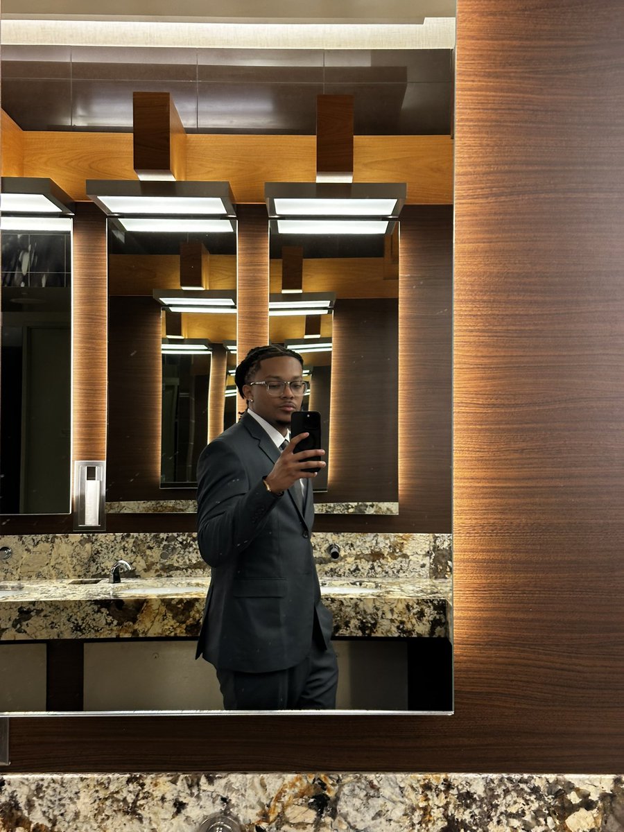 jaydeity's tweet image. i ain’t got no hatred in my blood, and i’m thankful for it.