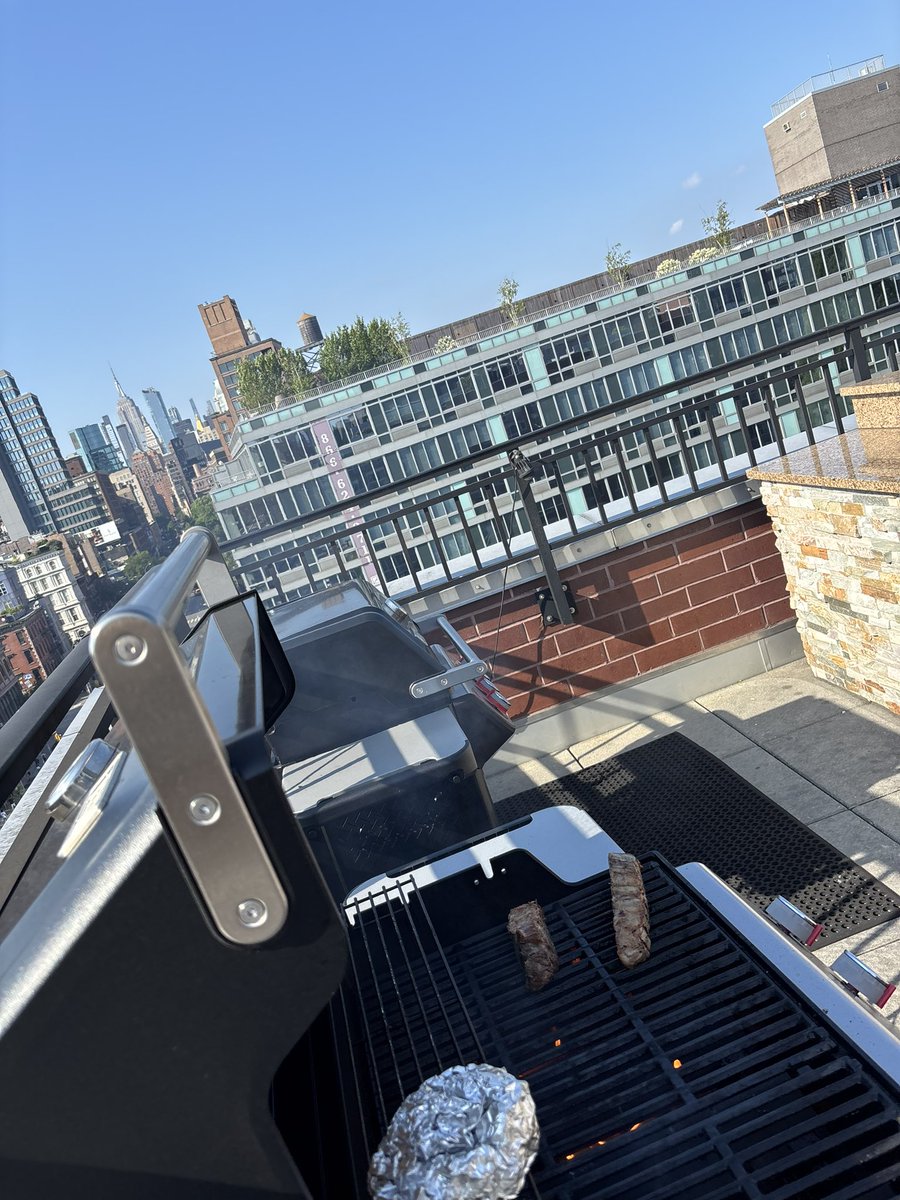 Ultra hits different when it’s 78°, your boys are around, and someone’s grilling

I feel like a god