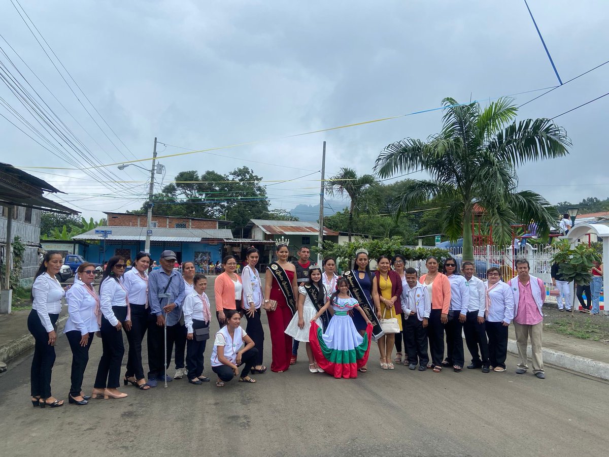 fucformidm's tweet photo. 🎉 ¡ Viva la Parroquia Quiroga del Cantón Bolivar en su aniversario cívico ! 🥂
69 años de Parroquialización

Fundación Fucformidm presente ✅ https://t.co/fowr4C2qTu