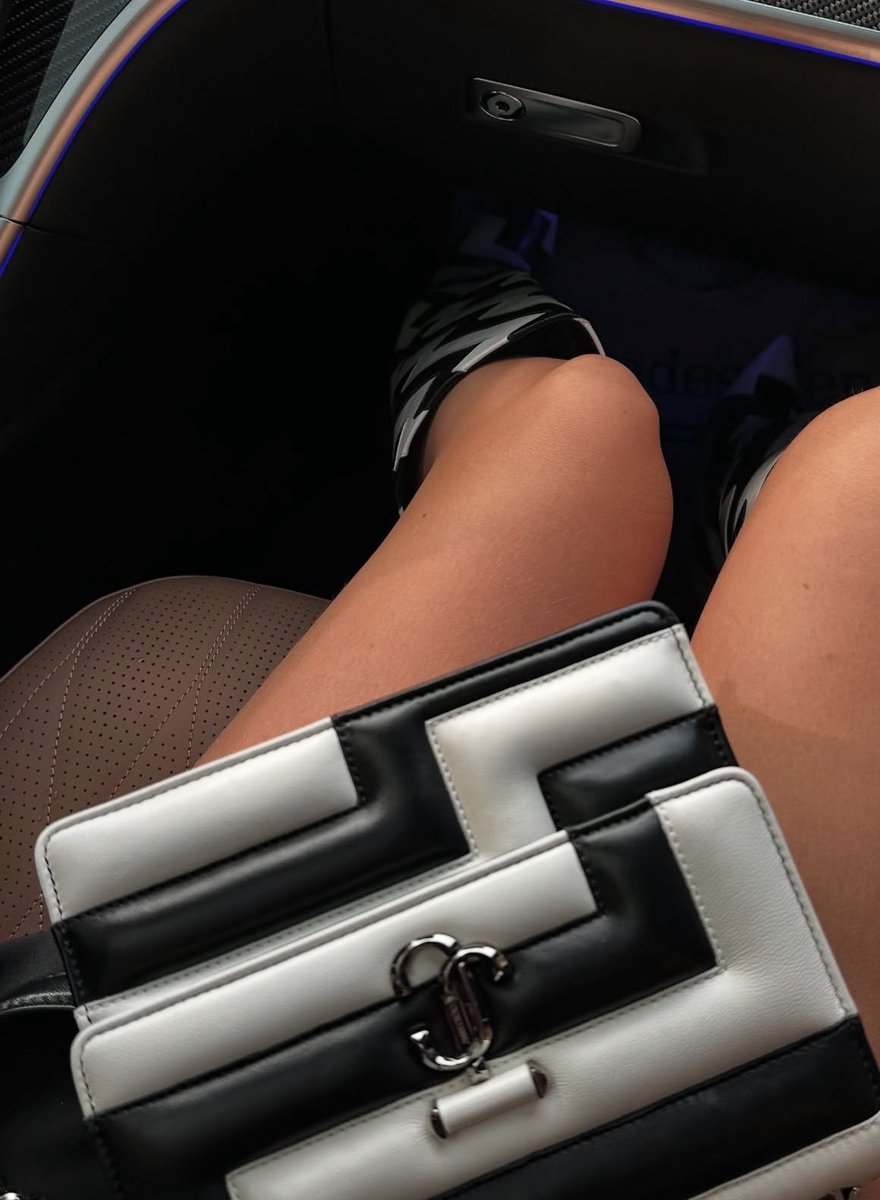 F1 The Movie Abu Dhabi Premiere, a perfect night blending cinema, speed, and the energy of Abu Dhabi Sm
So cool to watch the movie right where some of it was actually filmed at <a href="/ymcofficial/">Yas Marina Circuit</a> 
#F1Movie #YasMarinaCircuit #MercedesBenz #AbuDhabi #F1Premiere #AbuDhabi