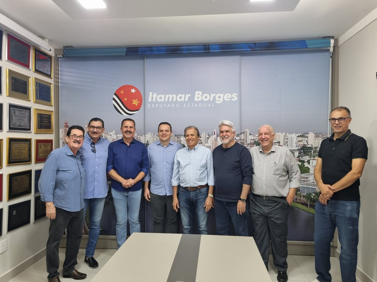 Participei neste domingo da convenção do MDB de Rio Preto. Edinho Filho foi reconduzido à presidência do diretório municipal. Seguimos juntos por um MDB forte, com compromisso com a cidade e com o Brasil! 🇧🇷 #MDB #RioPreto #PensarOBrasil