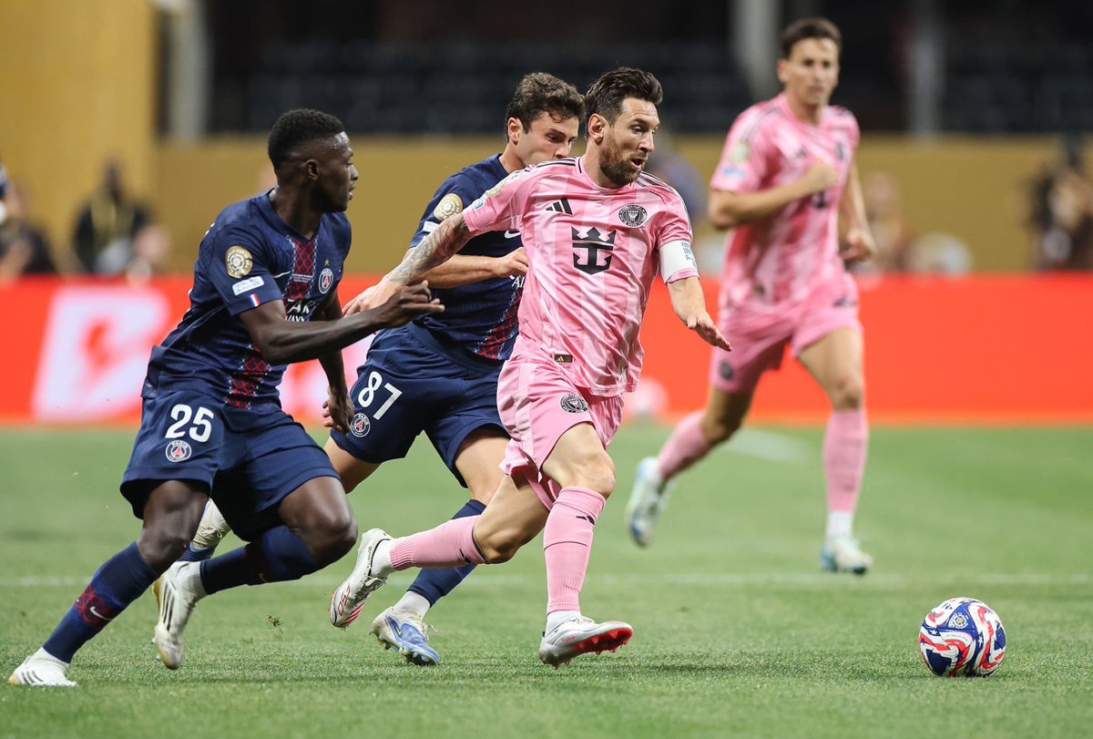 TheMasterBucks's tweet image. Leo Messi joined the worst team in the MLS at the time.....
Finished 1st in the MLS with them in his second season, qualifying them for the FIFA Club World Cup.....
AND he got them out of the group stage.
Inter Miami even playing PSG is a miracle ONLY Messi could make happen.