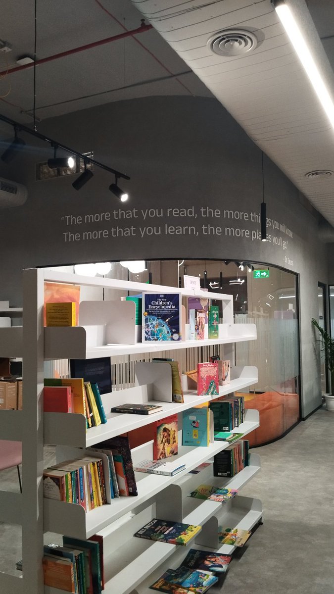 hereisSrinivas's tweet image. Visited #TheCoforgePublicLibrary yesterday! Such a blissful place to study. BTW completed half this book in a 1 hr 30 min sitting. I would like for everyone to read this book atleast once!