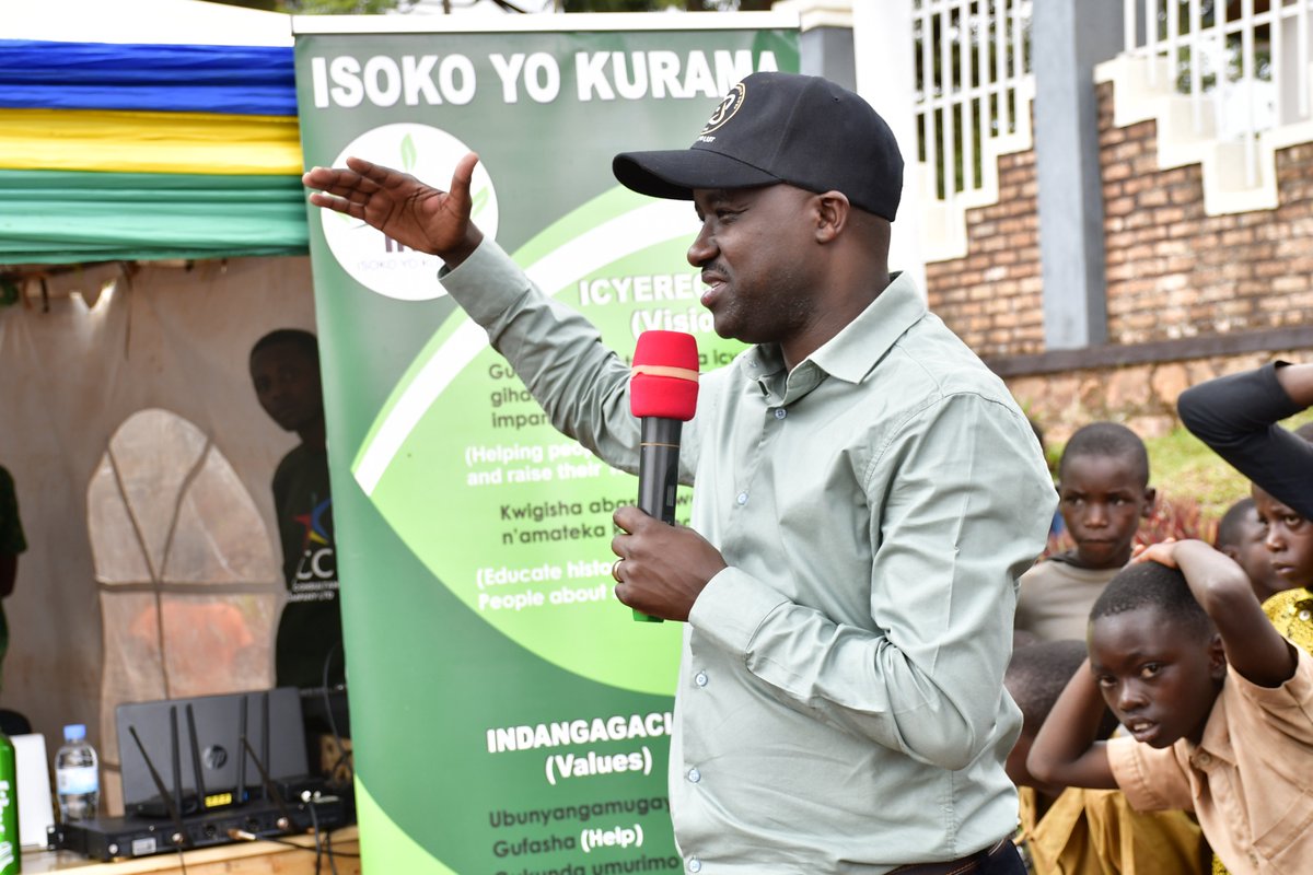 GISAGARAYEGO's tweet photo. None kuwa 29/06/2025
Kubufatanye n'akarere ka #Gisagara binyuze mu kigo cy'Urubyiruko cya @GISAGARAYEGO habaye #Iserukiramuco ryiswe #GisagaraUrugeroRwibishobokaFestival 2024-2025, iki gikorwa cyabanjirijwe n'isiganwa ry'amagare nyuma  ibirori bikomereza mu kigo cy'urubyiruko. https://t.co/l1jexUTiE7