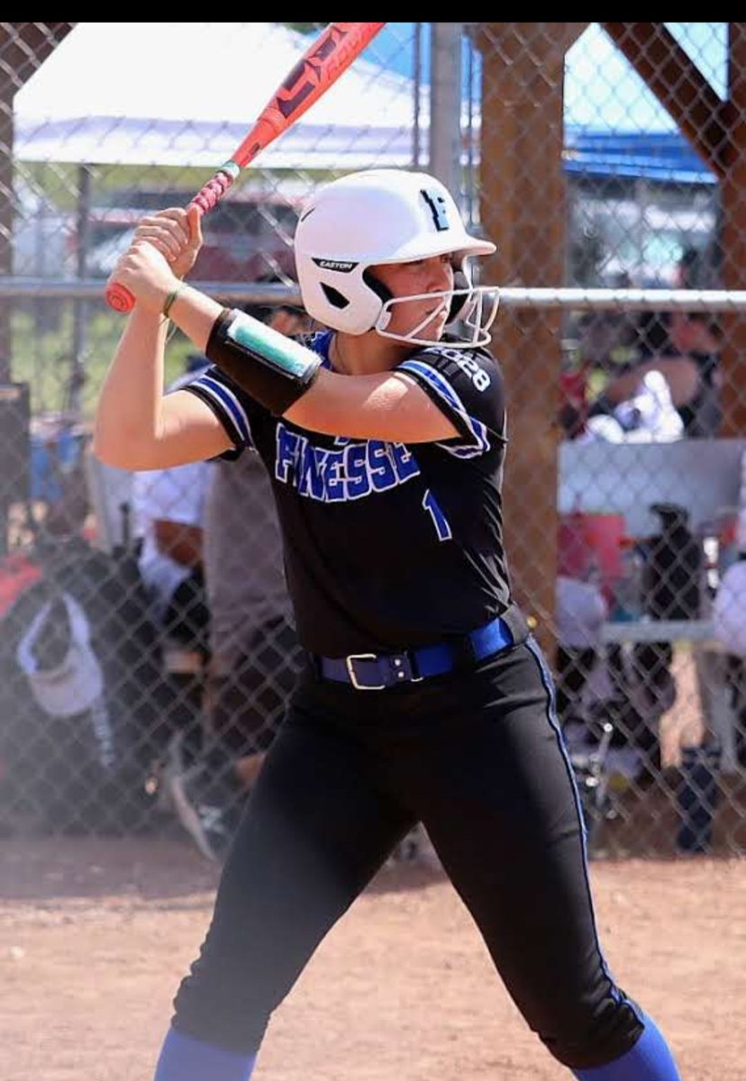 Finesse_Colyer's tweet image. Congratulations to our top offensive performers from the Midwest Elite Invite!

😎 2027 Ava Weaver .571 avg. 
😎 2028 Izzi Cartwright .500 avg.
😎 2028 Lauren Euler .500 avg. 
😎 2027 Ryleigh O'Brien .500 avg. 

💙🤍