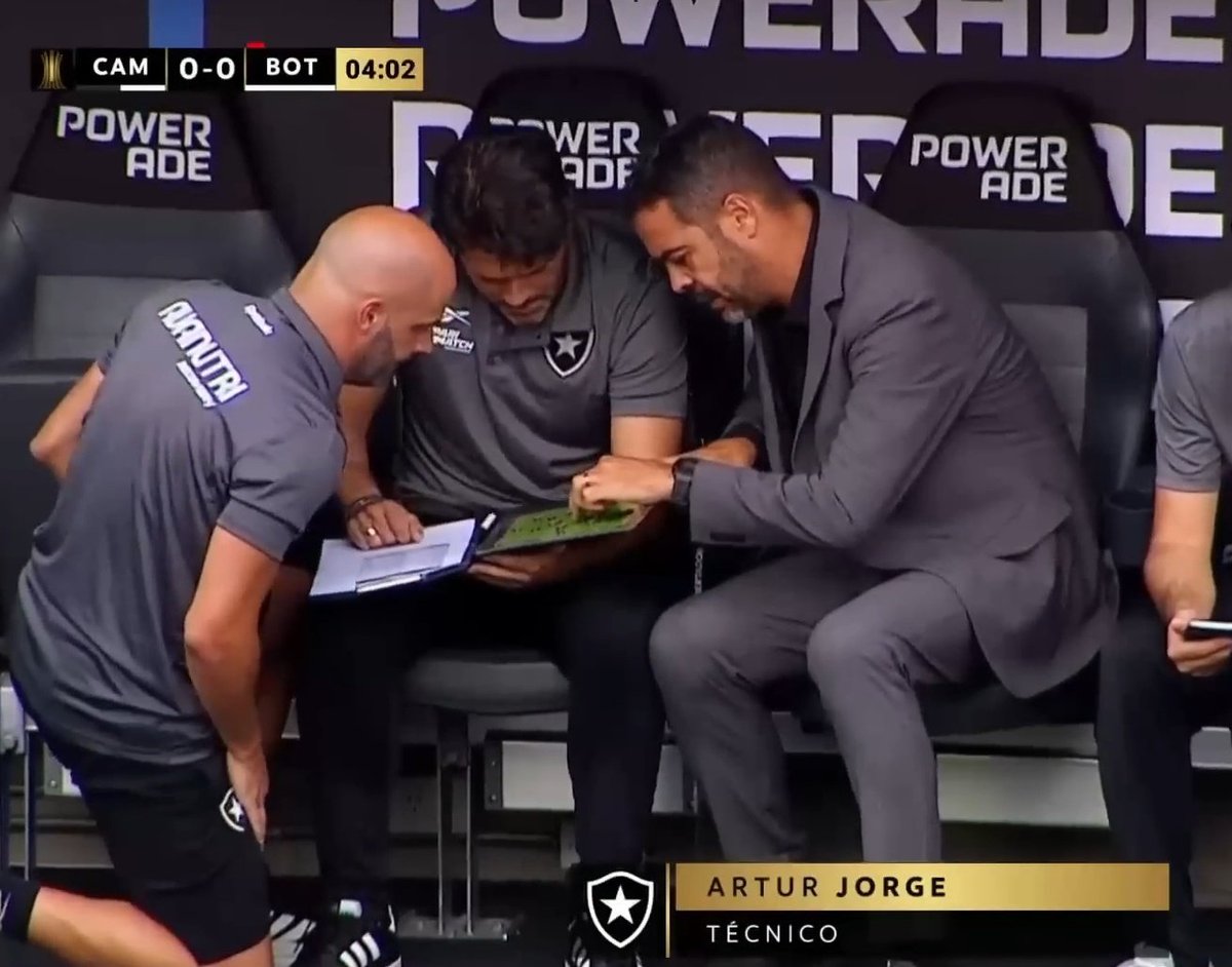 botafogo_indie's tweet photo. Covardes não fazem história no Botafogo.

#ForaRenatoPaiva https://t.co/ZIXyyY0kDK