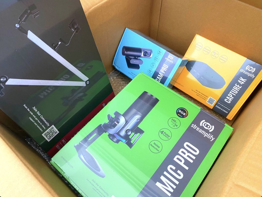 Streamplify tweet media