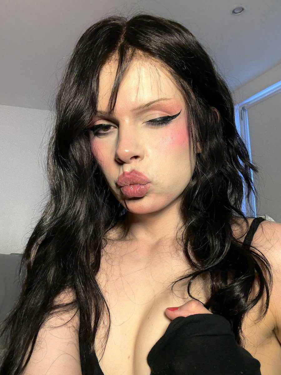 Relaxing Sunday #mistress #findom #trans #transgirl #tsgirl #fetish