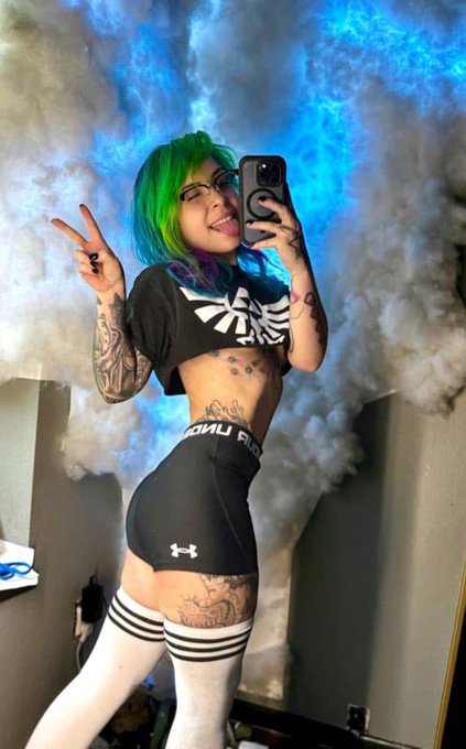 Watch lyssy's leaked NSFW photo on TwXstars