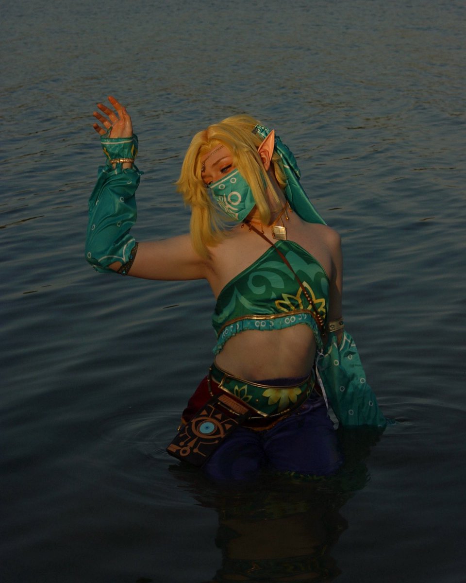 HyperSpicyX's tweet photo. Instagram vs X 😝RT for Surprise 💌 
#link #LegendOfZelda #BOTW #gerudolink #fem #Femboy #cosplay https://t.co/7hdDERfSwi