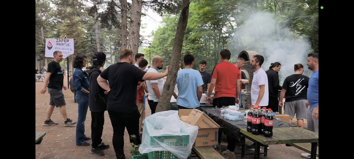 Zafer Partisi Eskişehir Teşkilâtları olarak bundan böyle gelenekselleşecek yaz şenlikleri için Regülatör Piknik Alanı'nda bir araya geldik.

Ülkemiz ve partimiz açısından içinden geçtiğimiz ve hâlâ sürmekte olan sancılı süreçler ancak tek vücut olarak atlatılabilirdi, öyle de