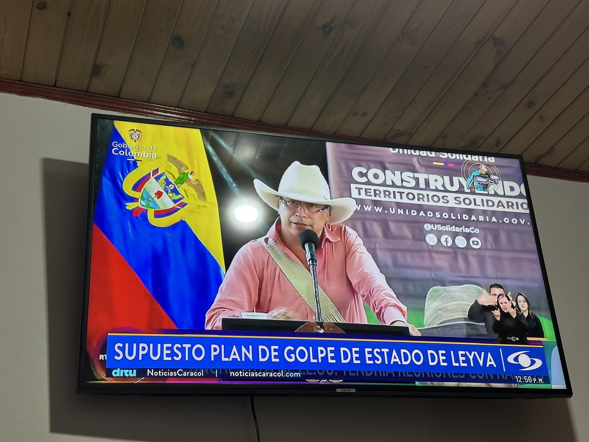 Monki_monk's tweet photo. @NoticiasCaracol 

Pero como van a decir “supuesto” si están los audios. No puede ser mas claro. https://t.co/QOfa0HoIbm