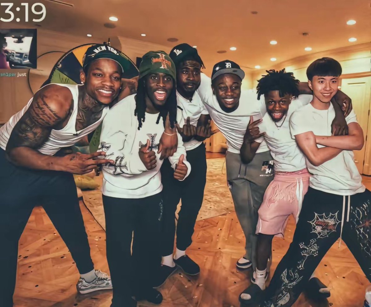 🚨 Kai Cenat s’est assuré que tous ses potes deviennent millionnaires grâce à d’énormes contrats de sponsoring ! 

• Ray : Adidas
• Rakai : Prime
• Fanum : Puma 
• Duke Dennis : Jordan 
• Davis : Tommy Hilfiger
• Chrisnxtdoor : New Balance

Un vrai frère 🙏🏻❤️