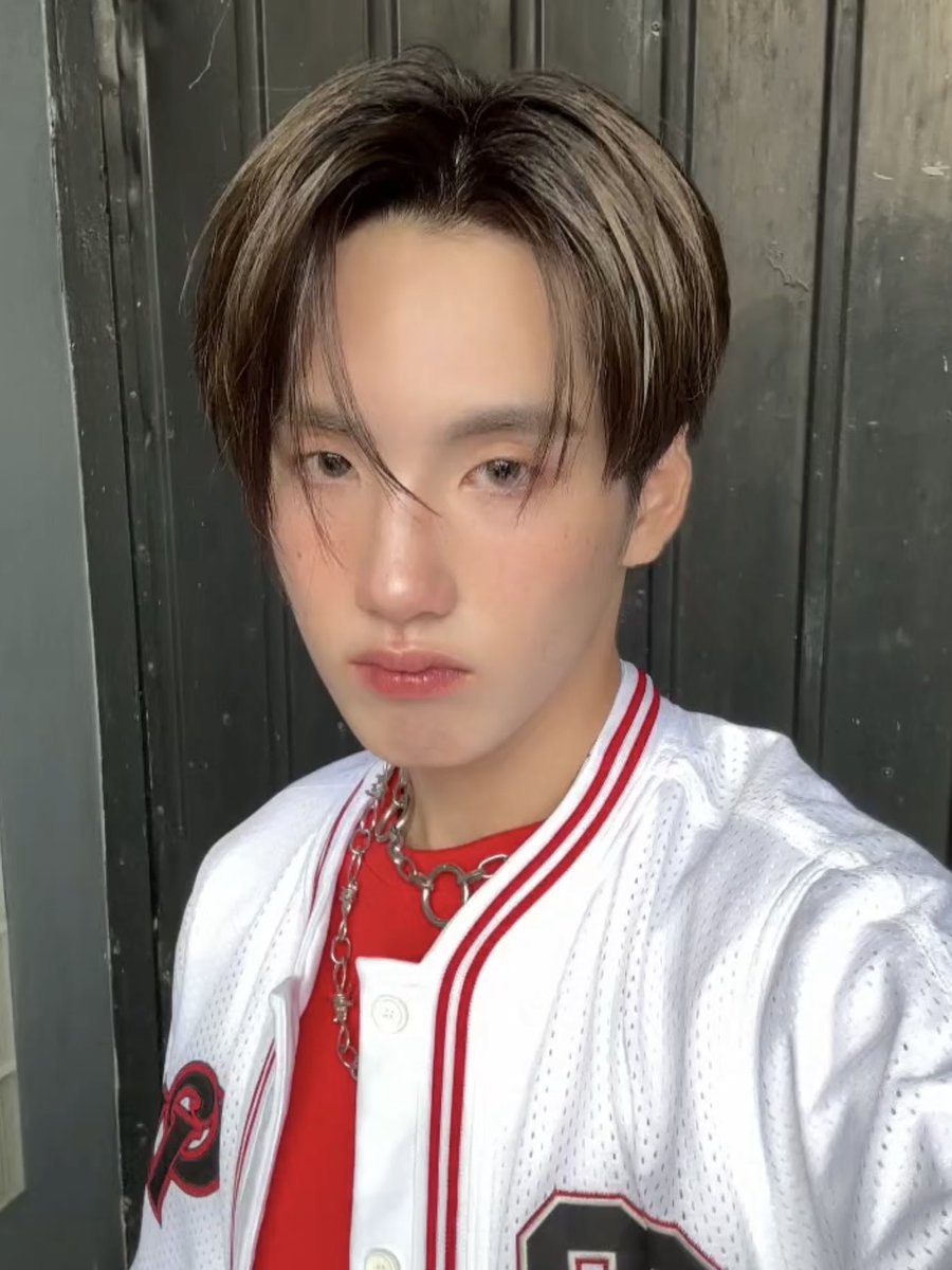 replayvacation's tweet photo. 😕😕😕😕😕😕😕😕😕😕😕😕 https://t.co/6B7vDvofgb