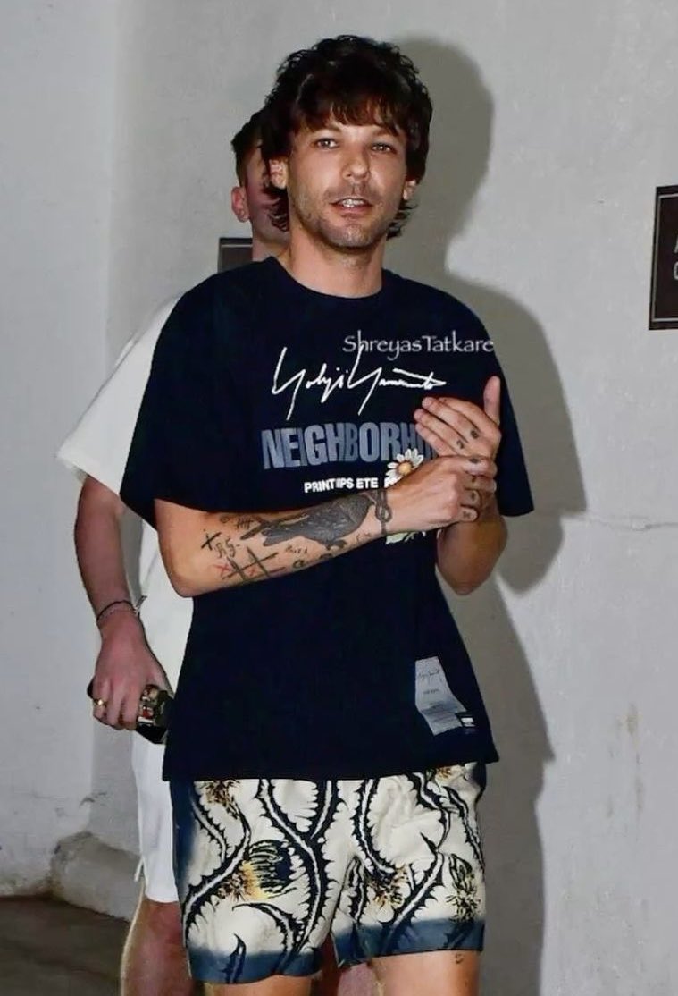 louaylor comfort tweet media
