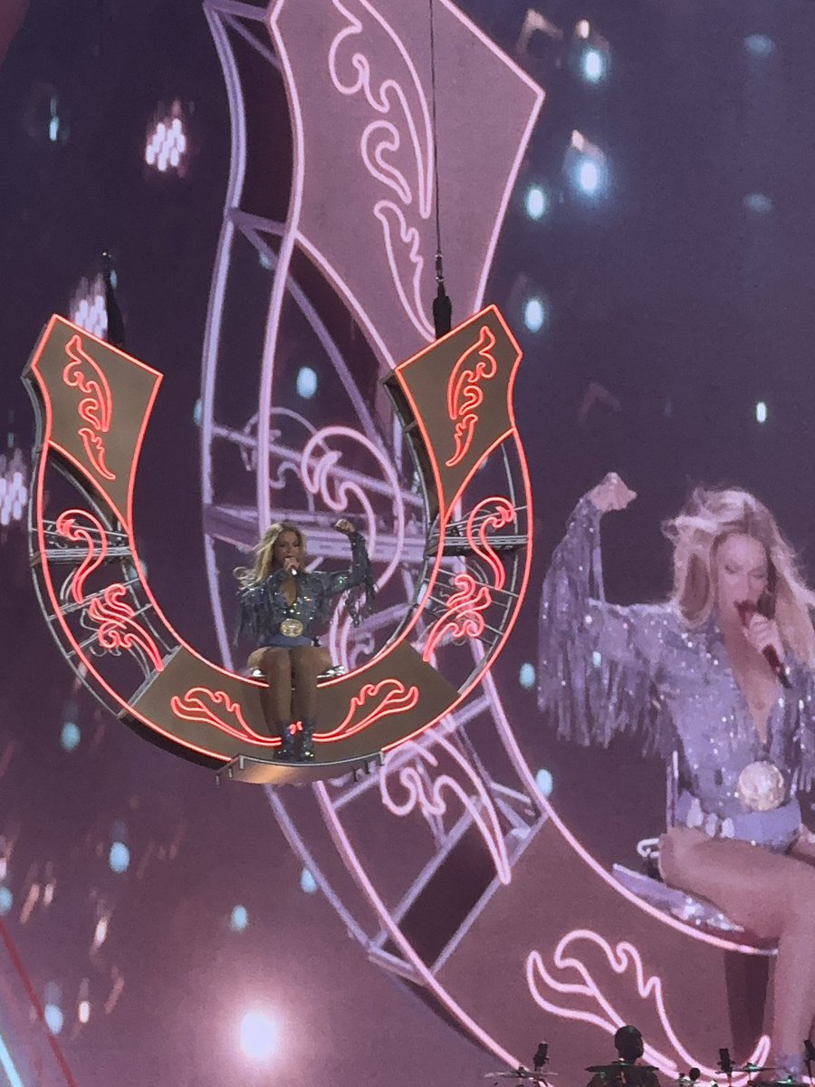zachdenobrega's tweet photo. BEYONCÉ!? #CCWT https://t.co/DQ5x0uh1j6