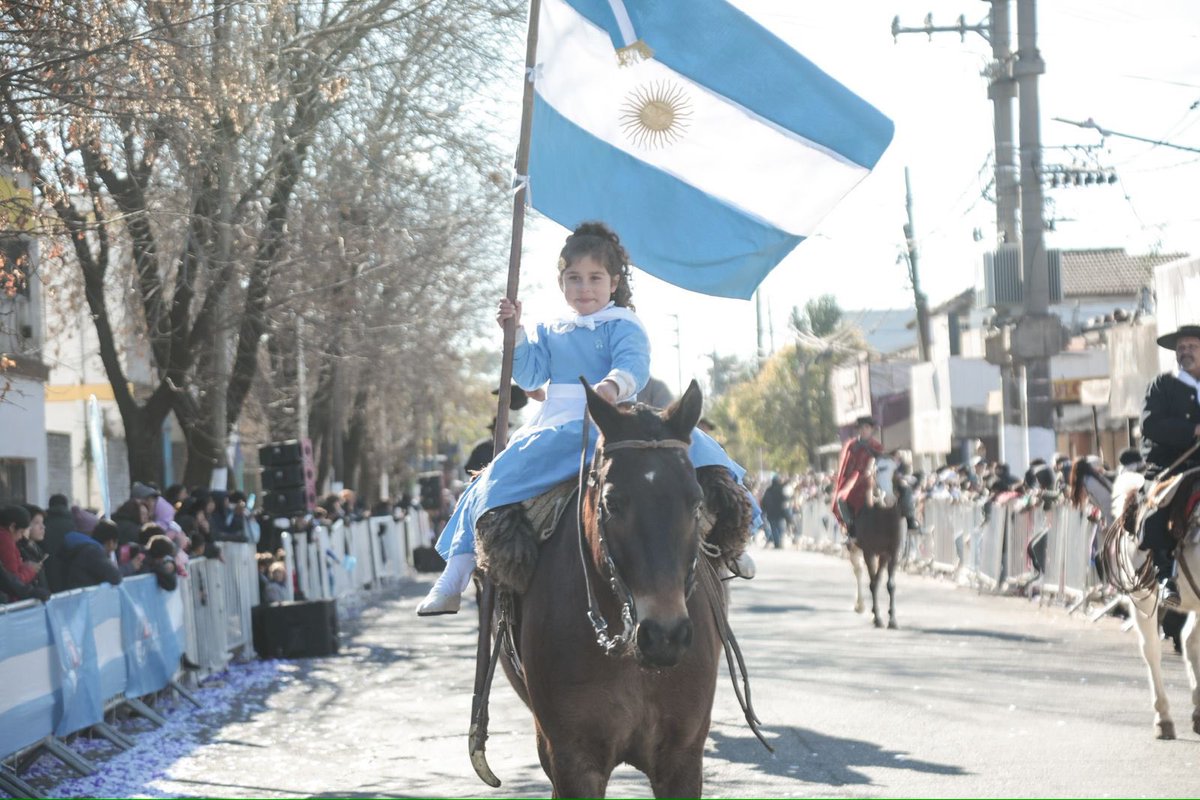 FedericoAchaval's tweet photo. En las Fiestas Patronales de Presidente Derqui, además de celebrar la cultura y la identidad de la localidad, pudimos mirarnos a los ojos con todas las familias para conversar sobre lo que hicimos y seguimos haciendo para transformar cada barrio. 

#LaFuerzaQueTransforma ❤️ https://t.co/ySXEaIVQyD