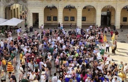 Som_PPCC's tweet image. La plataforma Alacant pel Valencià, amb més de 50 entitats, rebutja el canvi al predomini lingüístic castellà.
A Alacant en valencià!
#SomPaïsosCatalans