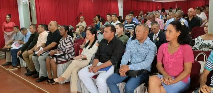 ale6martinez's tweet photo. Realizada en el día de ayer Asamblea Municipal del Poder Popular en #MoaPrimeraPorElTrabajo. Se debaten temas de interés de la población y en lo fundamental como se va cumpliendo con el programa de gobierno en el municipio.
@AsambleaMoa 
@ManolihaHolguin 
@QueipoRuiz 
@YiganisM https://t.co/wmcJ6PBPgl