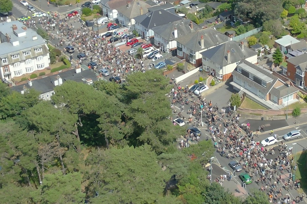 GOOD SAFE SUMMER | This afternoon’s ‘Drum and Bass on a Bike’ event in Bournemouth went ahead with officers utilising police powers to minimise disruption. 

It is estimated that up to 2,000 people attended the event, which began in King’s Park at 2pm and finished at Boscombe