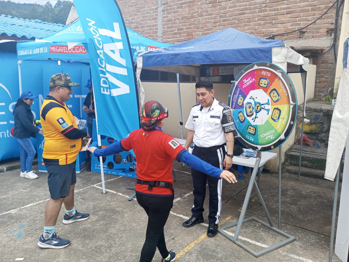 emov_ep's tweet photo. 👮🏻‍♂️Realizamos una activación junto al jefatura de Educación Vial en la parroquia de Sayausí, promoviendo el respeto a las normas de tránsito y la seguridad en las vías.

✅  ¡Comprometidos con una movilidad responsable!
@czamoramatute 
@MunicipioCuenca https://t.co/kiJQN6xAyg