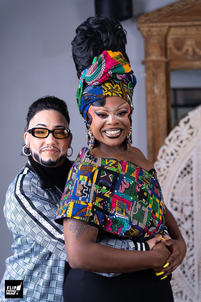 This picture is funnyyy lol auntie and uncle vibes with my queen <a href="/OnyaNurve/">Onya Nurve</a> ✨🤣 photo by <a href="/darink/">Darin</a>