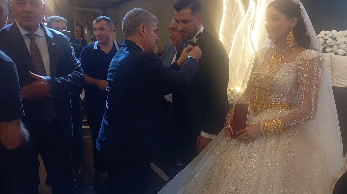 Besni Belediyesi (@besnibeltr) on Twitter photo Besni Belediye Başkanımız <a href="/AlkanResit02/">Reşit Alkan</a>, Kesmetepe Belediye Başkanımız İbrahim Karademir ve Belediye Meclis Üyemiz Haci Ali Ormankıran, Belediye İş-Sendikası Şanlıurfa Şube Başkanı Adem Şıltak'ın oğlunun düğün merasimine katıldılar.
#BesniBelediyesi #ReşitAlkan Besni Belediye Başkanımız <a href="/AlkanResit02/">Reşit Alkan</a>, Kesmetepe Belediye Başkanımız İbrahim Karademir ve Belediye Meclis Üyemiz Haci Ali Ormankıran, Belediye İş-Sendikası Şanlıurfa Şube Başkanı Adem Şıltak'ın oğlunun düğün merasimine katıldılar.
#BesniBelediyesi #ReşitAlkan