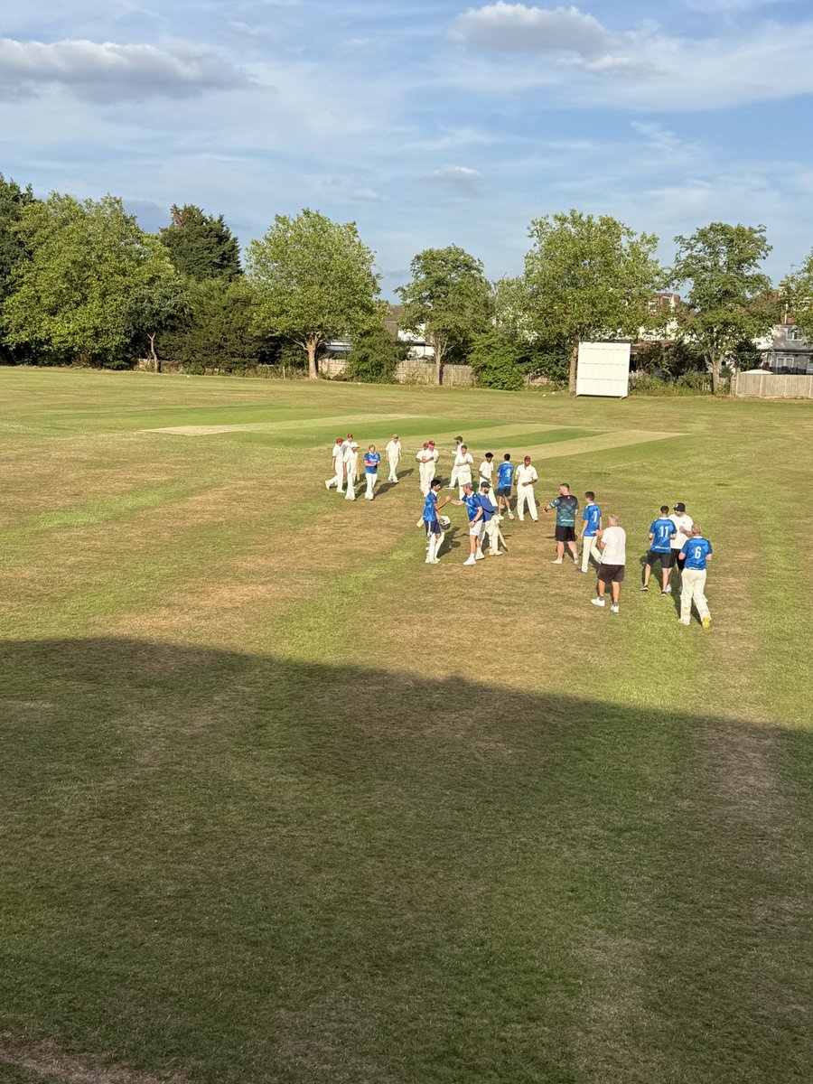 Stonescast85's tweet photo. @Wealdstone_FC win by six wickets. 118-4 off 22.3 overs. @NikhilRawal10 34*, @TomMarshall94 28, @A2thek25 27. Stones have cruised home. https://t.co/89pgSNMf8l