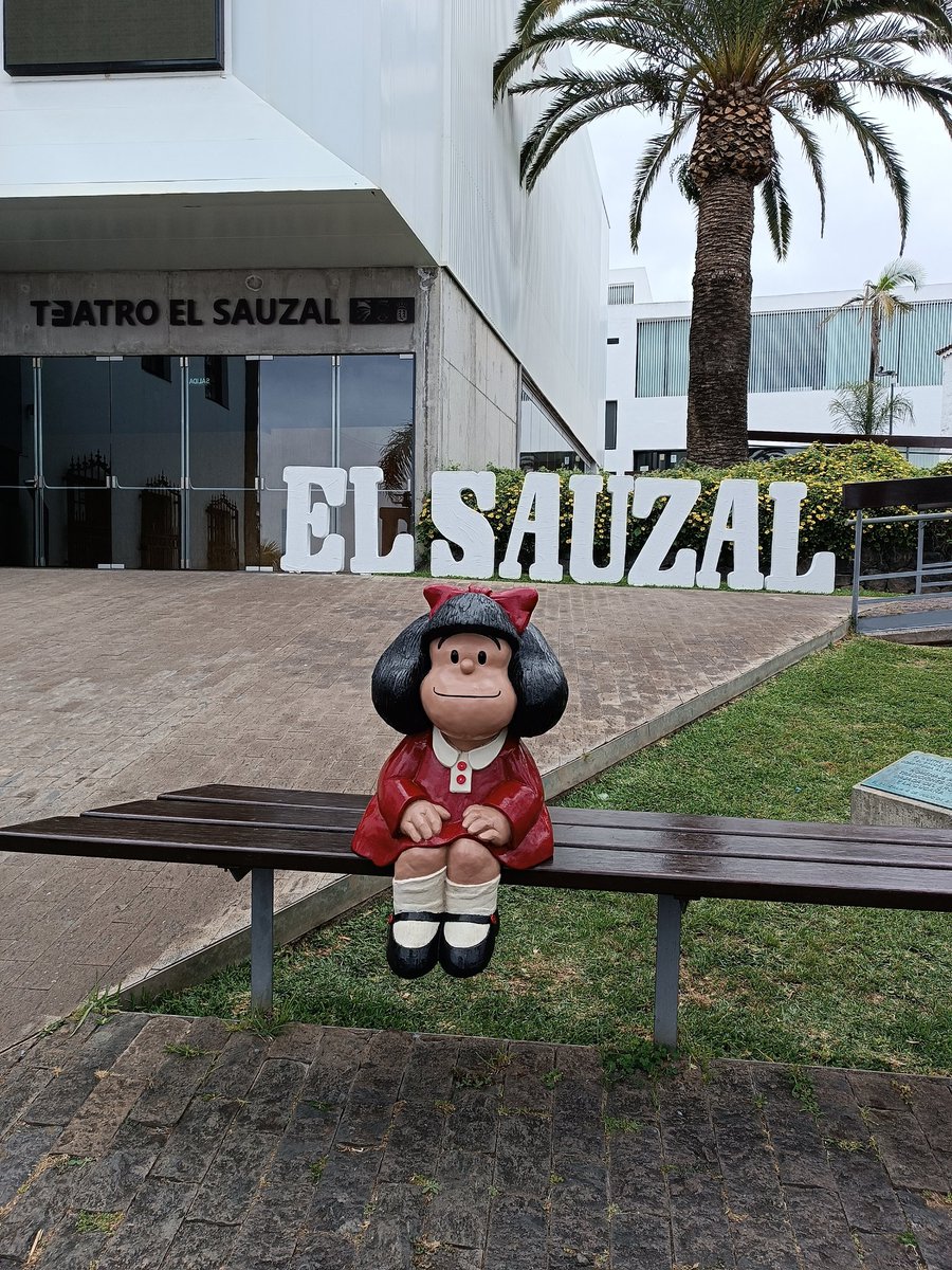tfeentdecken's tweet photo. ¡Mafalda llegó a Tenerife! Es la primera escultura en las Islas Canarias y la N°16 del mundo.❤️ #mafalda #mafaldaporelmundo #esculturamafalda #Tenerife https://t.co/yKRYPKll6K