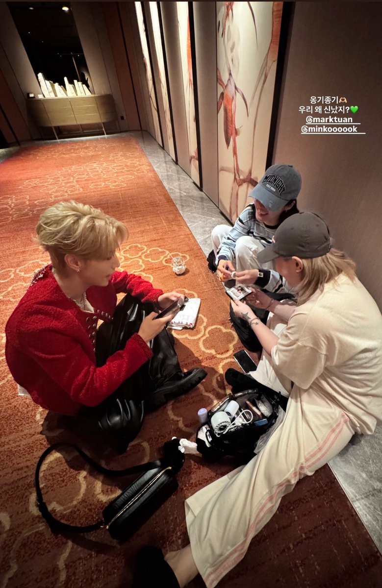AumYaowalack's tweet photo. นั่งจุ่มปุ๊กอยู่กับนูน่า น่ารักมาก🤏🏻🥹♥️

#MarkTuan @marktuan https://t.co/sHaxoj4lm3