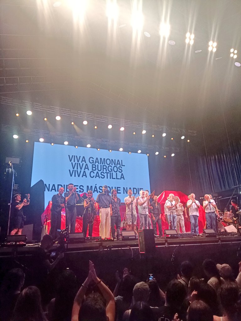 lucicris_'s tweet image. nadie es más que nadie en la tierra que menos le importa al gobierno.
@elnidomusica 
@estoesLaMODA