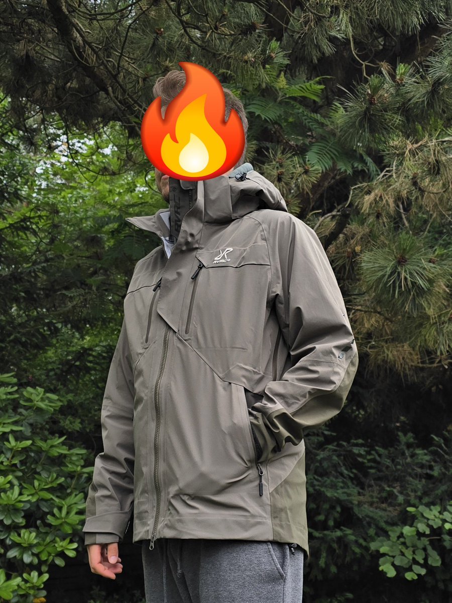 JacketPlay tweet media