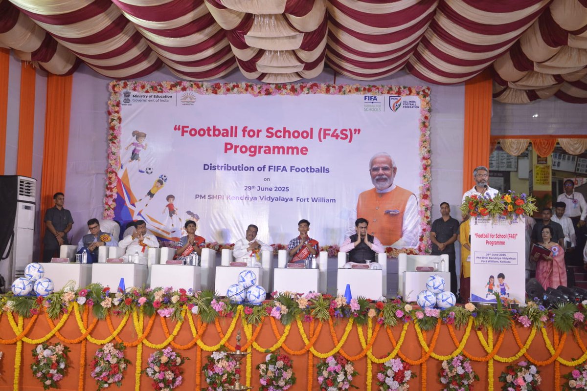 PM SHRI Kendriya Vidyalaya Fort William (@kvfortwilliam) on Twitter photo ⚽ PM SHRI KV Fort William proudly participated in the Football for School programme by the Ministry of Education. Students received footballs to make learning more active and inclusive through sports.
We thank the <a href="/EduMinOfIndia/">Ministry of Education</a> <a href="/FIFAcom/">FIFA</a>
@AIFF_Official <a href="/Media_SAI/">SAI Media</a> <a href="/KVS_HQ/">Kendriya Vidyalaya Sangathan</a>
#F4S ⚽ PM SHRI KV Fort William proudly participated in the Football for School programme by the Ministry of Education. Students received footballs to make learning more active and inclusive through sports.
We thank the <a href="/EduMinOfIndia/">Ministry of Education</a> <a href="/FIFAcom/">FIFA</a>
@AIFF_Official <a href="/Media_SAI/">SAI Media</a> <a href="/KVS_HQ/">Kendriya Vidyalaya Sangathan</a>
#F4S